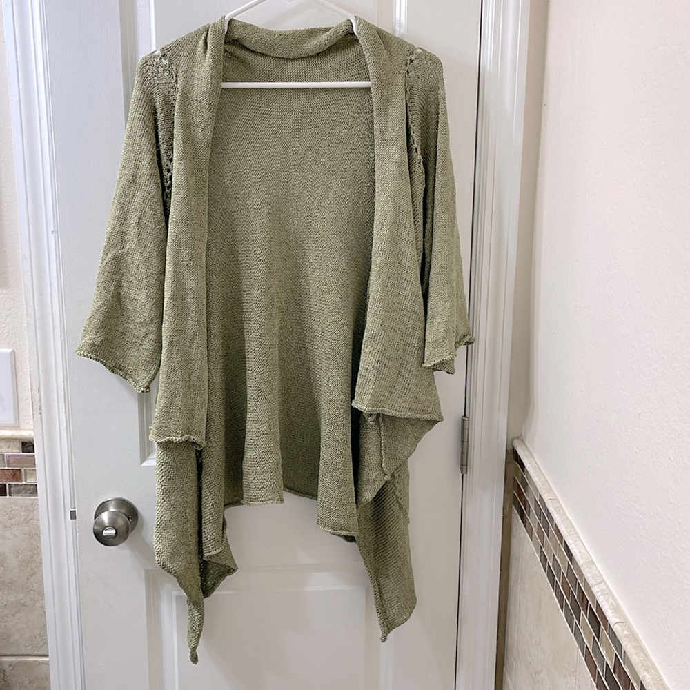 NWOT 3/4 sleeve embroidered Marinossa cardigan. Shimmer spring green. One size.